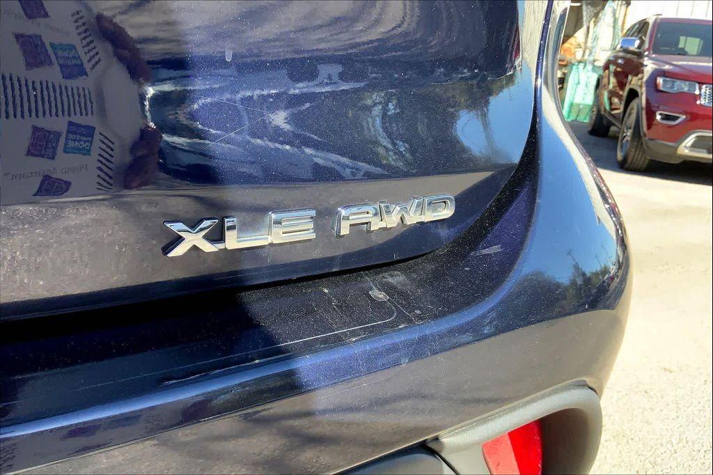 used 2022 Toyota Highlander car, priced at $34,411