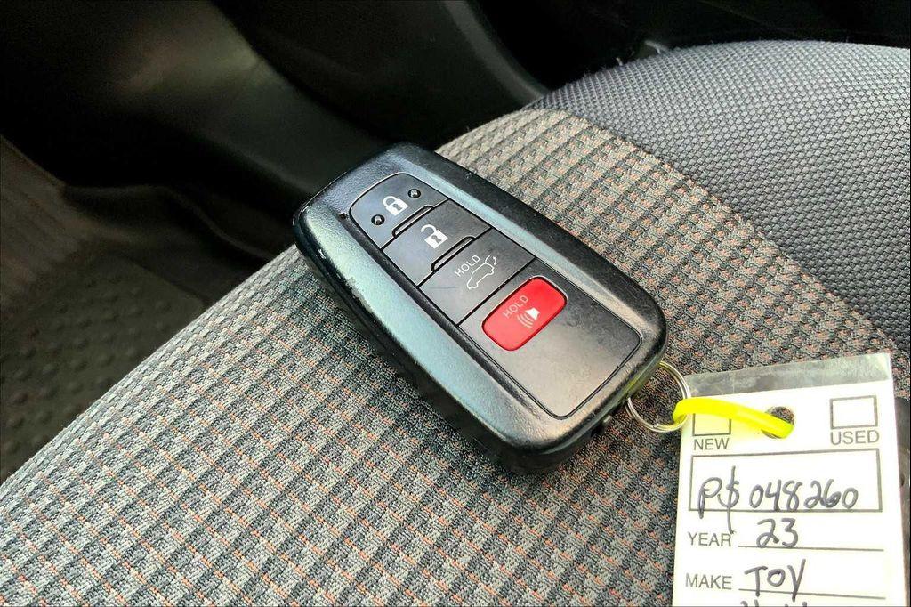 used 2023 Toyota Highlander car, priced at $32,289