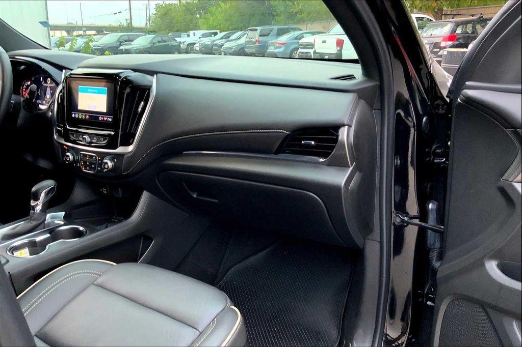 used 2023 Chevrolet Traverse car, priced at $40,621
