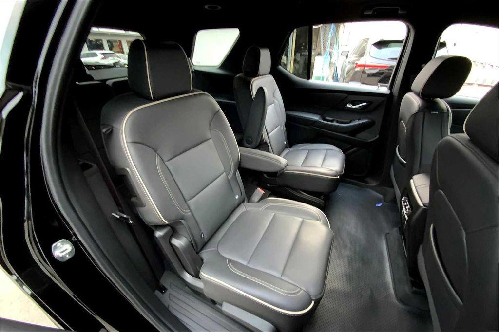 used 2023 Chevrolet Traverse car, priced at $40,621