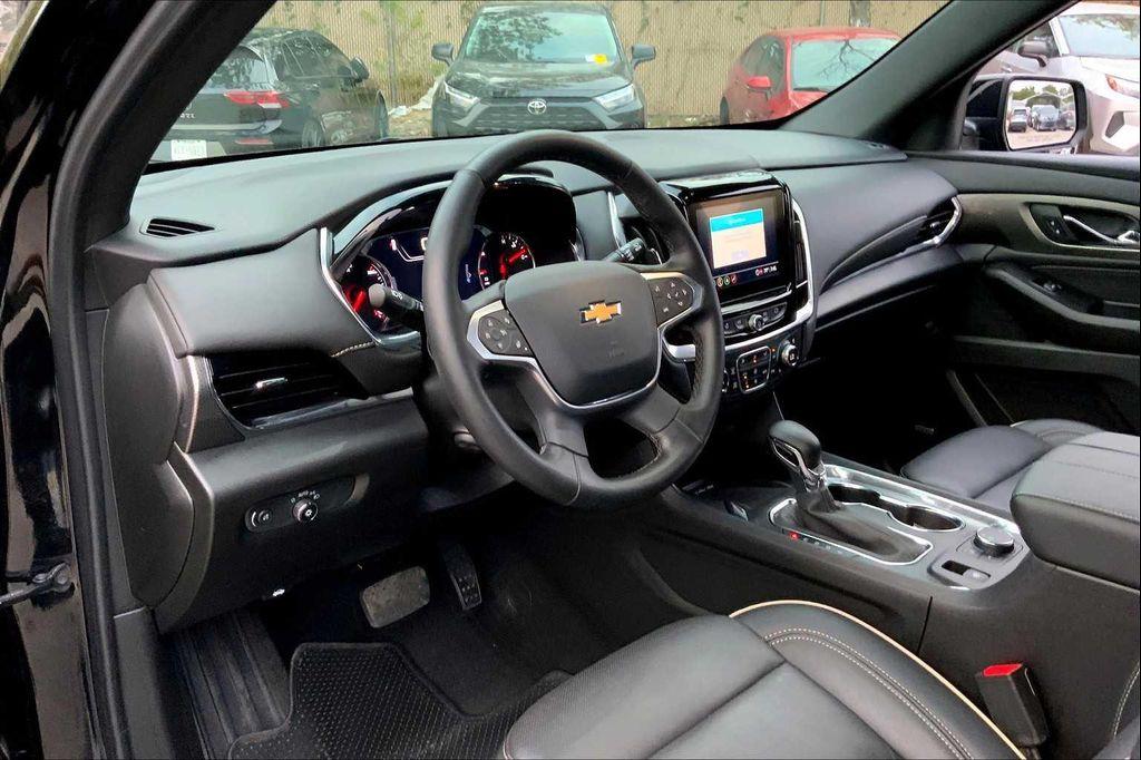 used 2023 Chevrolet Traverse car, priced at $40,621