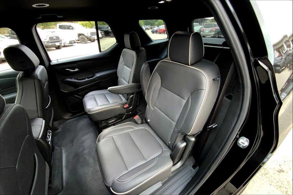 used 2023 Chevrolet Traverse car, priced at $40,621