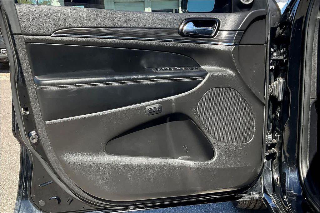 used 2021 Jeep Grand Cherokee car, priced at $20,899