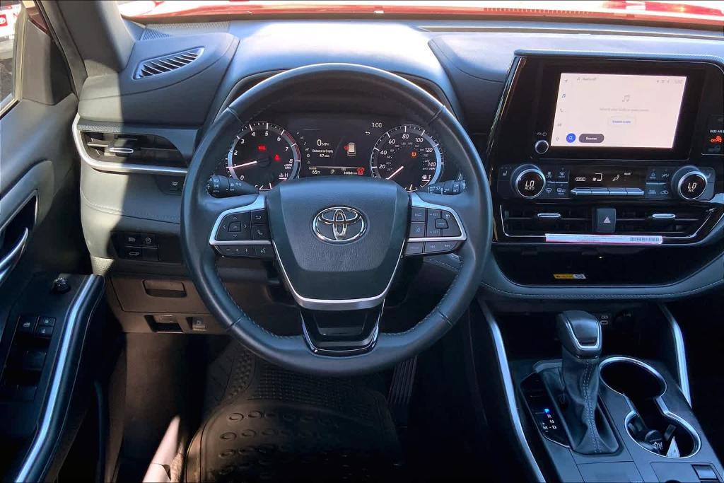 used 2024 Toyota Highlander car, priced at $43,562