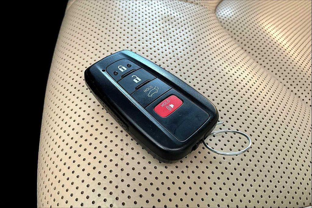 used 2020 Toyota Highlander car, priced at $31,413