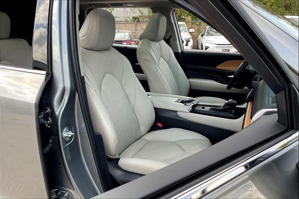 used 2025 Toyota Grand Highlander car, priced at $55,408