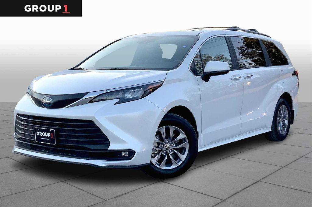 used 2025 Toyota Sienna car, priced at $43,999