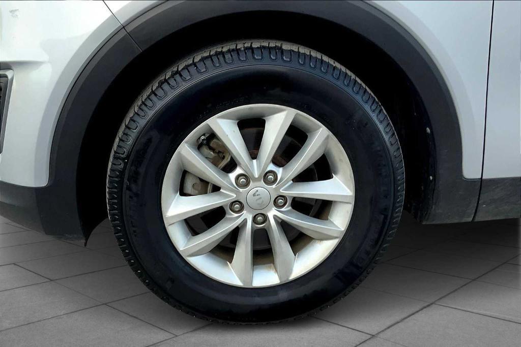 used 2016 Kia Sorento car, priced at $13,451