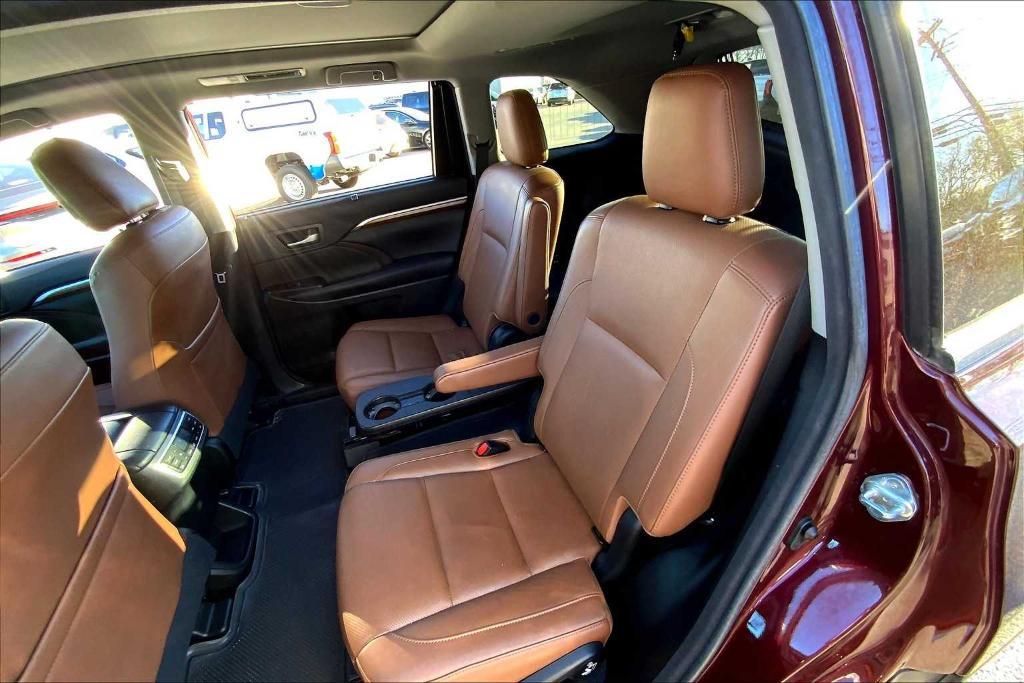 used 2018 Toyota Highlander car, priced at $28,578