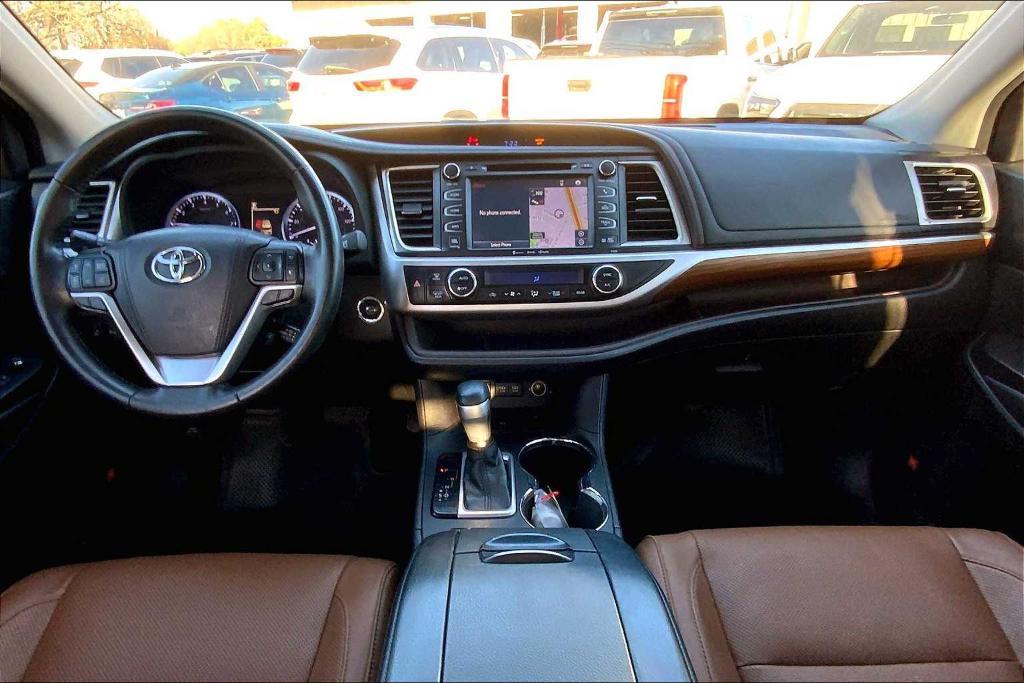 used 2018 Toyota Highlander car, priced at $28,578