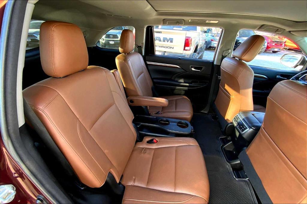 used 2018 Toyota Highlander car, priced at $28,578