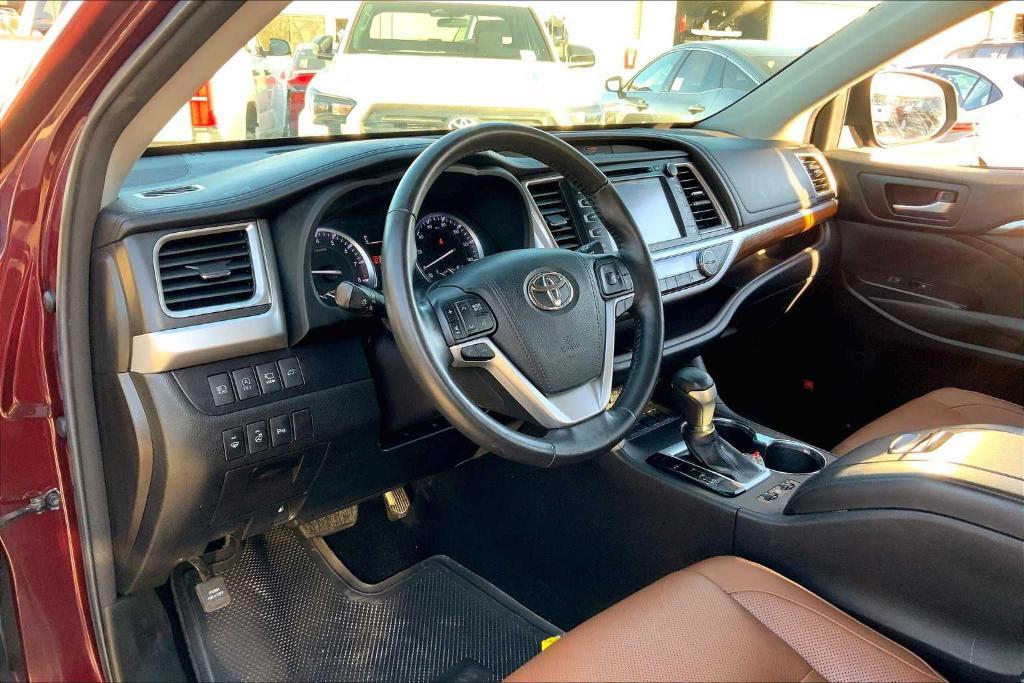 used 2018 Toyota Highlander car, priced at $28,578