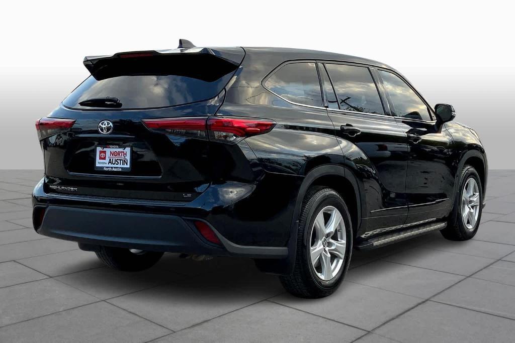 used 2022 Toyota Highlander car, priced at $31,962