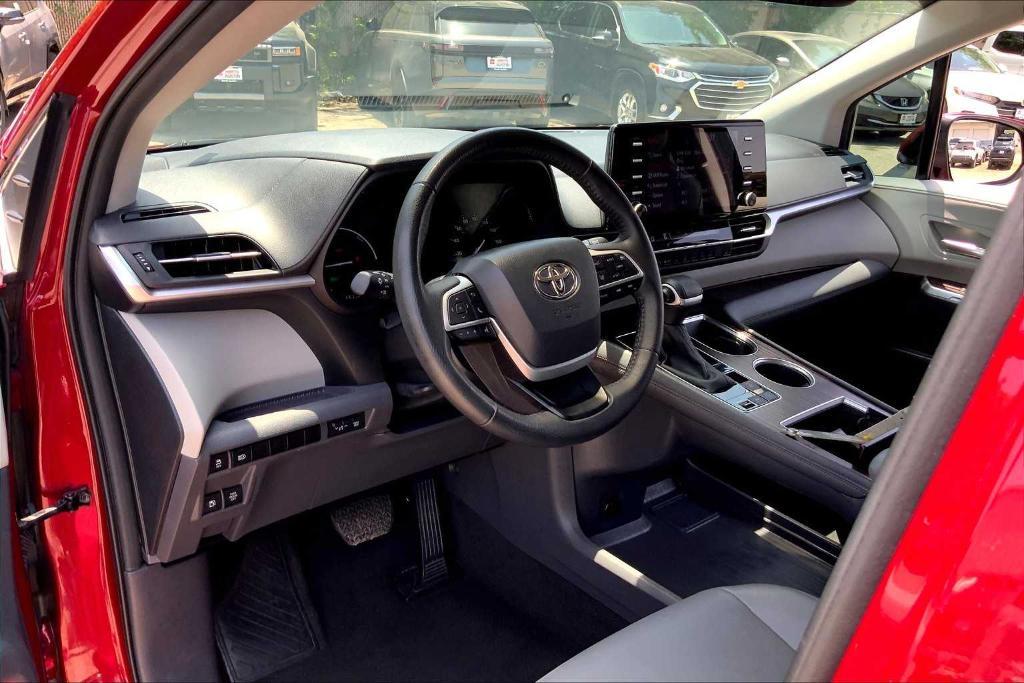 used 2023 Toyota Sienna car, priced at $39,999