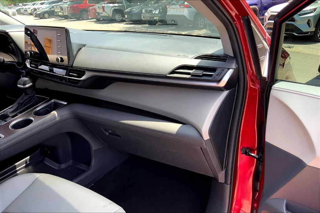 used 2023 Toyota Sienna car, priced at $39,999