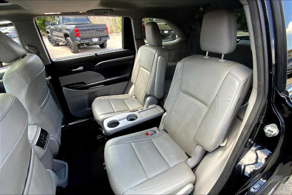used 2018 Toyota Highlander car, priced at $27,495
