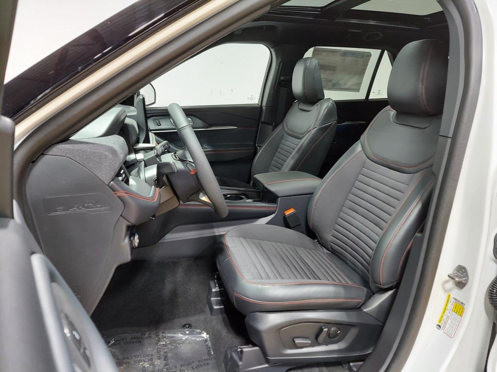 new 2025 Ford Explorer car, priced at $52,345