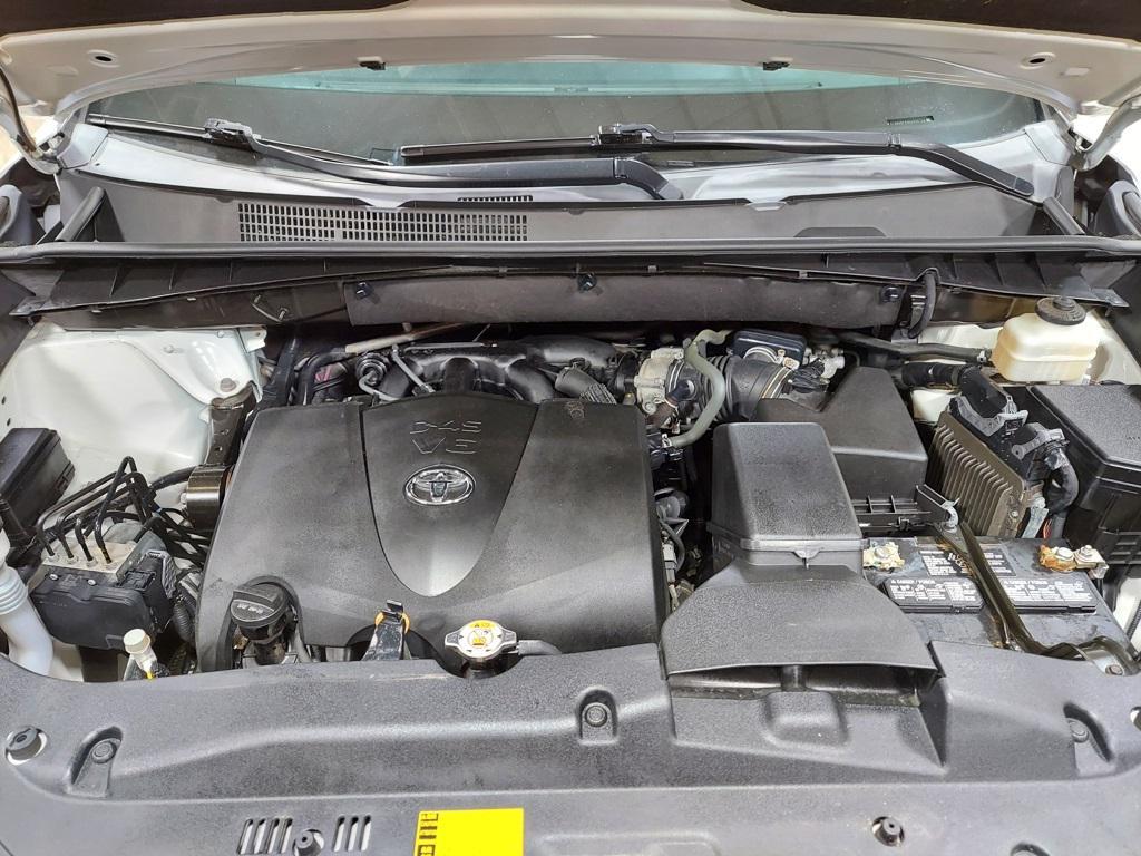 used 2019 Toyota Highlander car, priced at $20,478