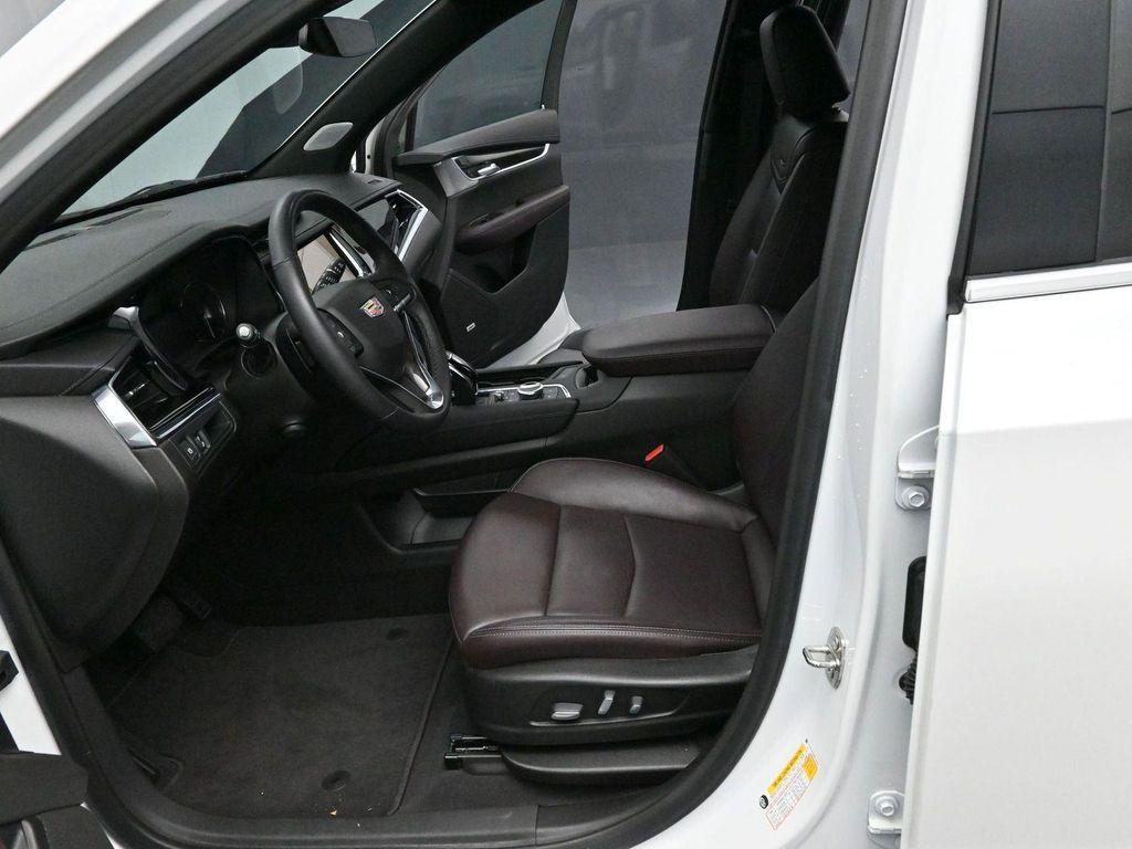 used 2021 Cadillac XT6 car, priced at $33,500