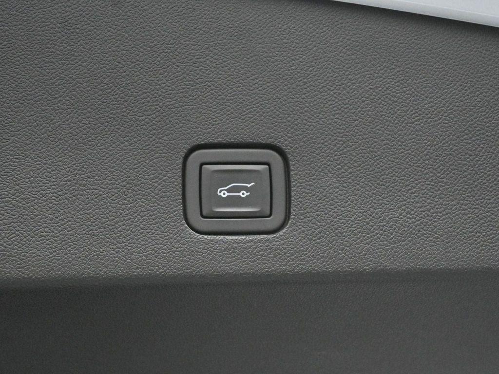 used 2021 Cadillac XT6 car, priced at $33,500