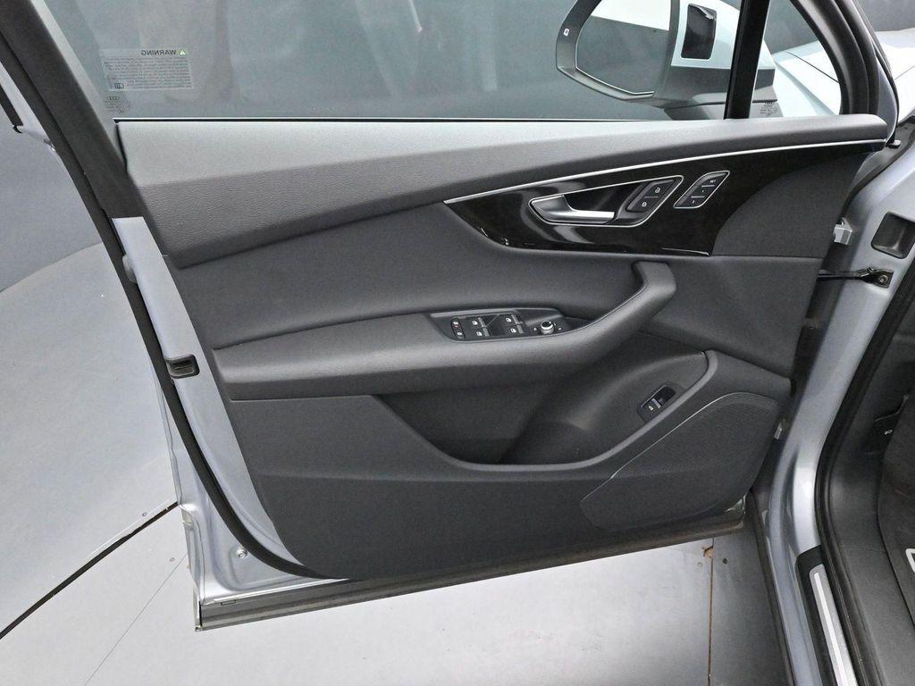 used 2022 Audi Q7 car, priced at $25,500