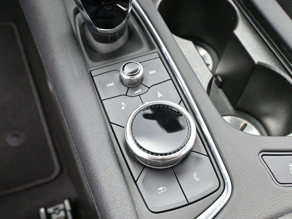 used 2025 Cadillac XT6 car, priced at $47,500