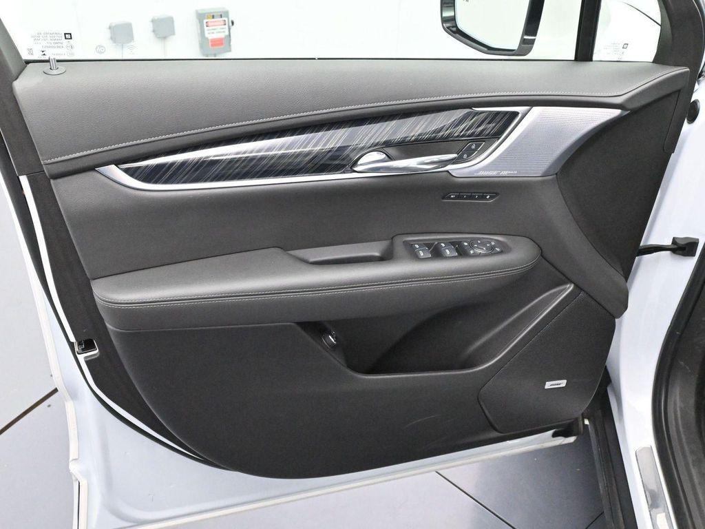 used 2025 Cadillac XT6 car, priced at $47,500