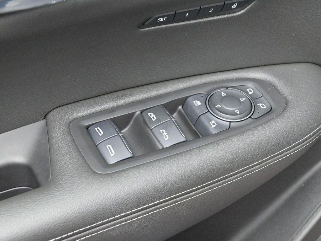 used 2025 Cadillac XT6 car, priced at $51,000