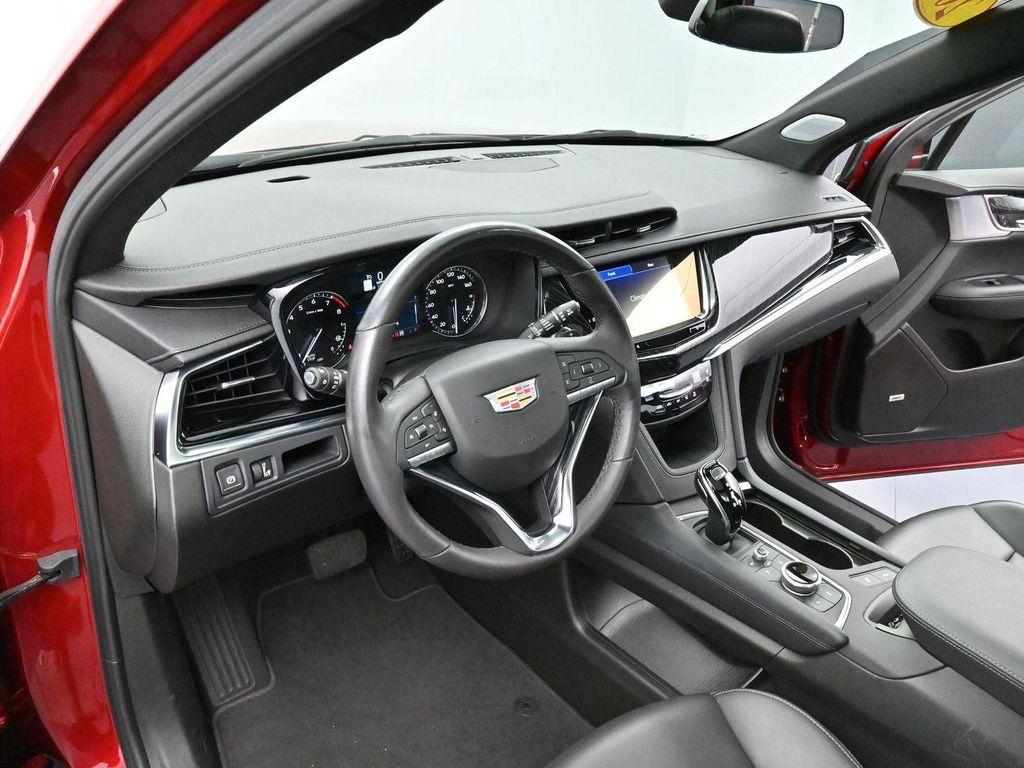 used 2025 Cadillac XT6 car, priced at $51,000