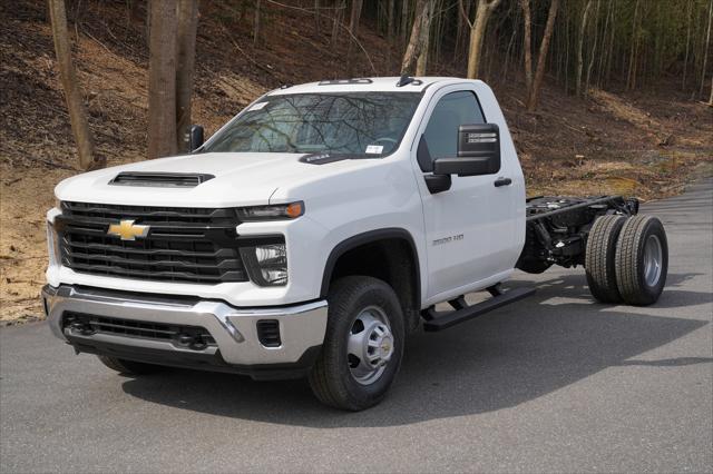 new 2025 Chevrolet Silverado 3500 car, priced at $51,183