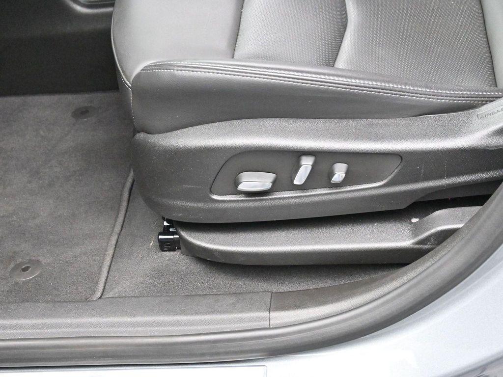 used 2024 Cadillac XT6 car, priced at $48,500