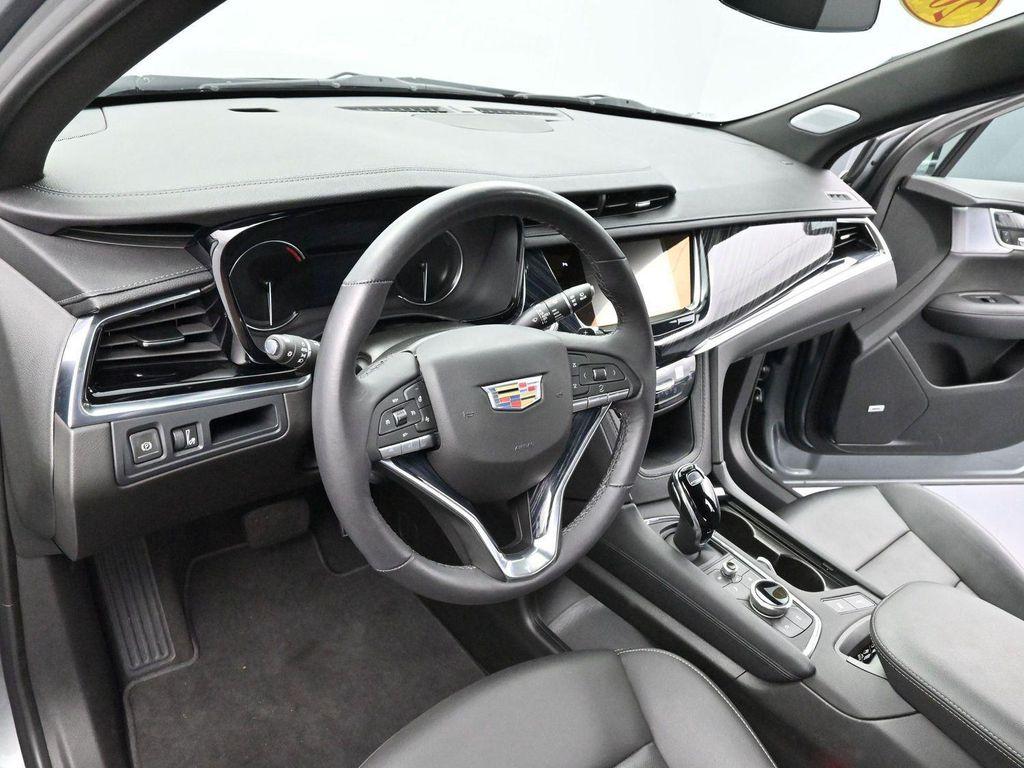 used 2024 Cadillac XT6 car, priced at $48,500