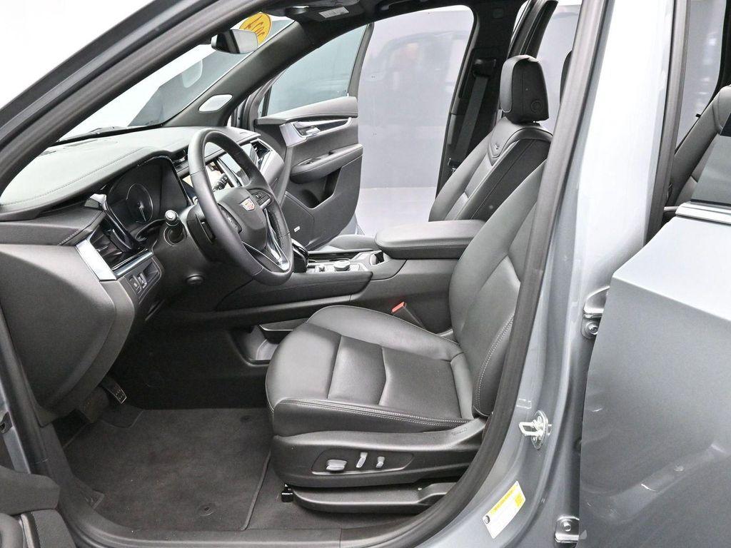 used 2024 Cadillac XT6 car, priced at $48,500