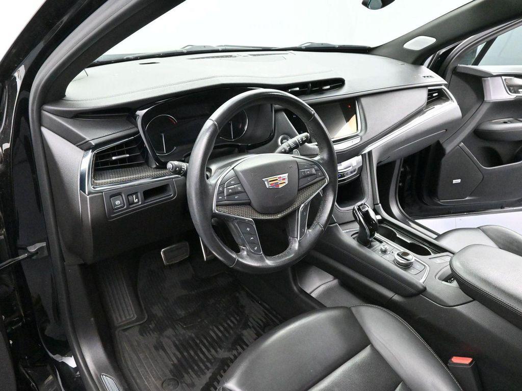 used 2022 Cadillac XT5 car, priced at $33,700