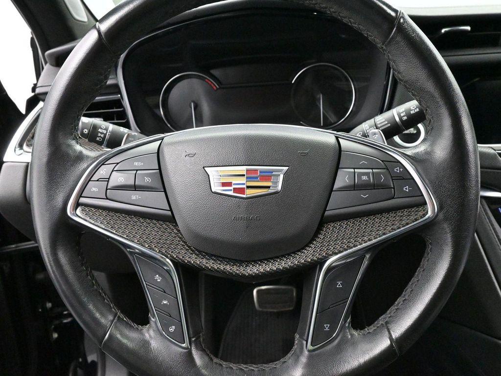 used 2022 Cadillac XT5 car, priced at $33,700