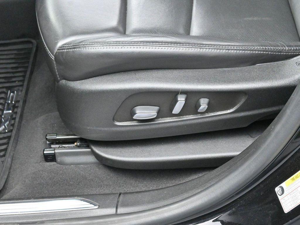 used 2022 Cadillac XT5 car, priced at $33,700