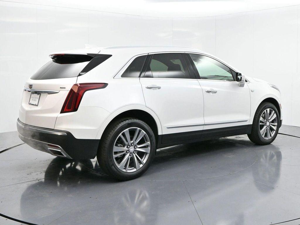 used 2025 Cadillac XT5 car, priced at $43,000