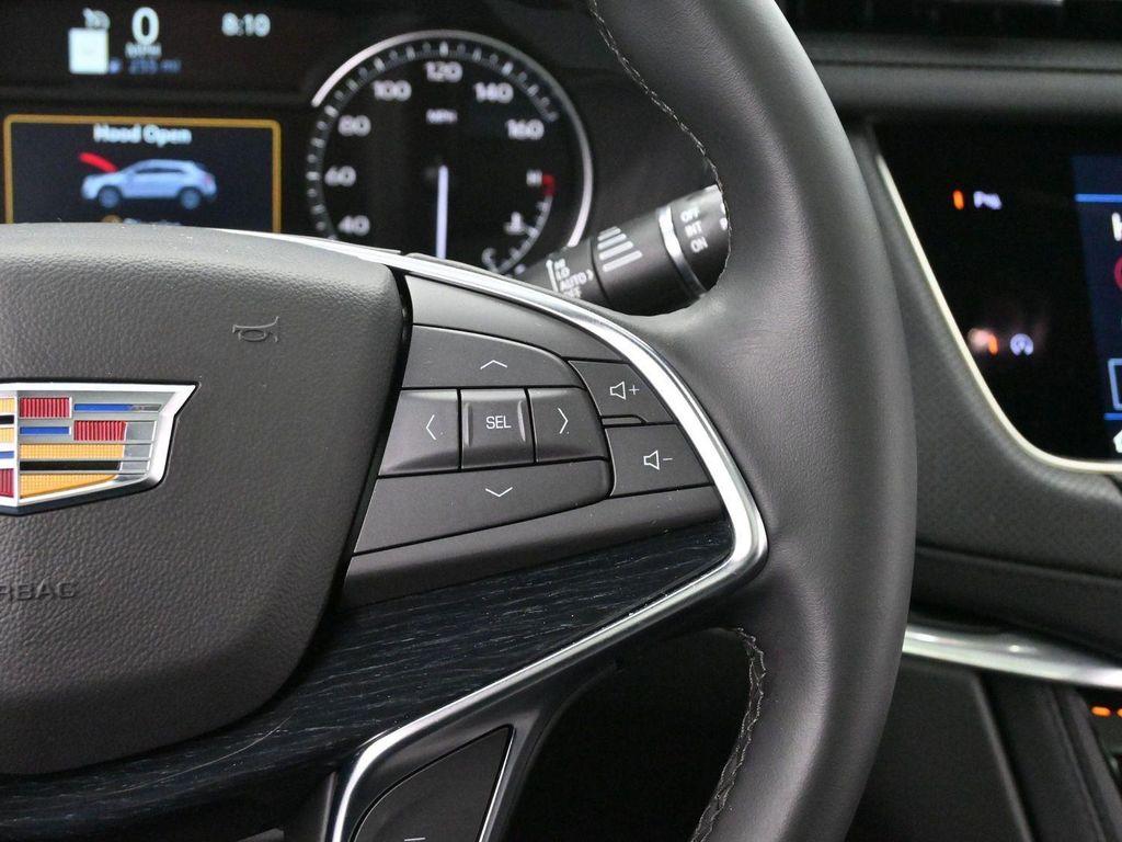 used 2025 Cadillac XT5 car, priced at $43,000