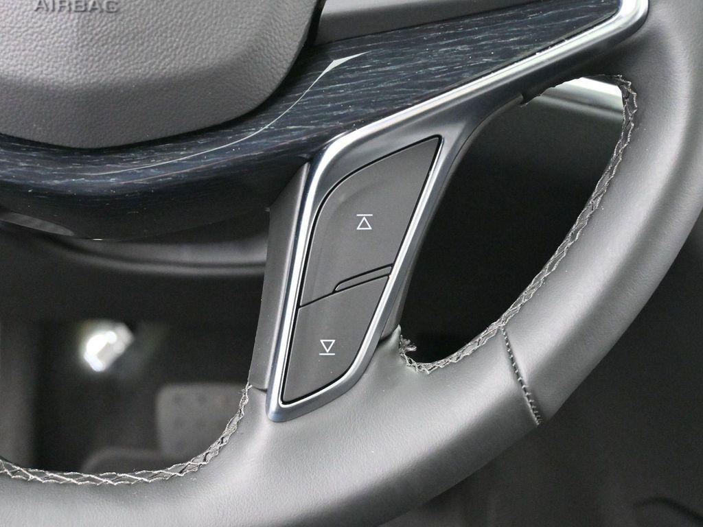 used 2025 Cadillac XT5 car, priced at $43,000