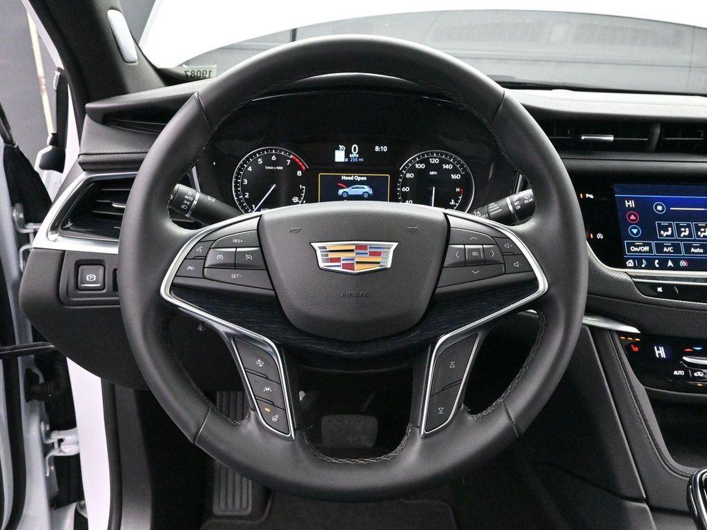 used 2025 Cadillac XT5 car, priced at $43,000