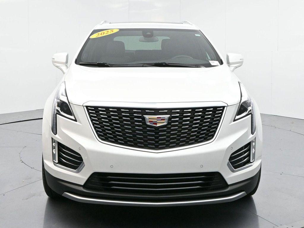 used 2025 Cadillac XT5 car, priced at $43,000
