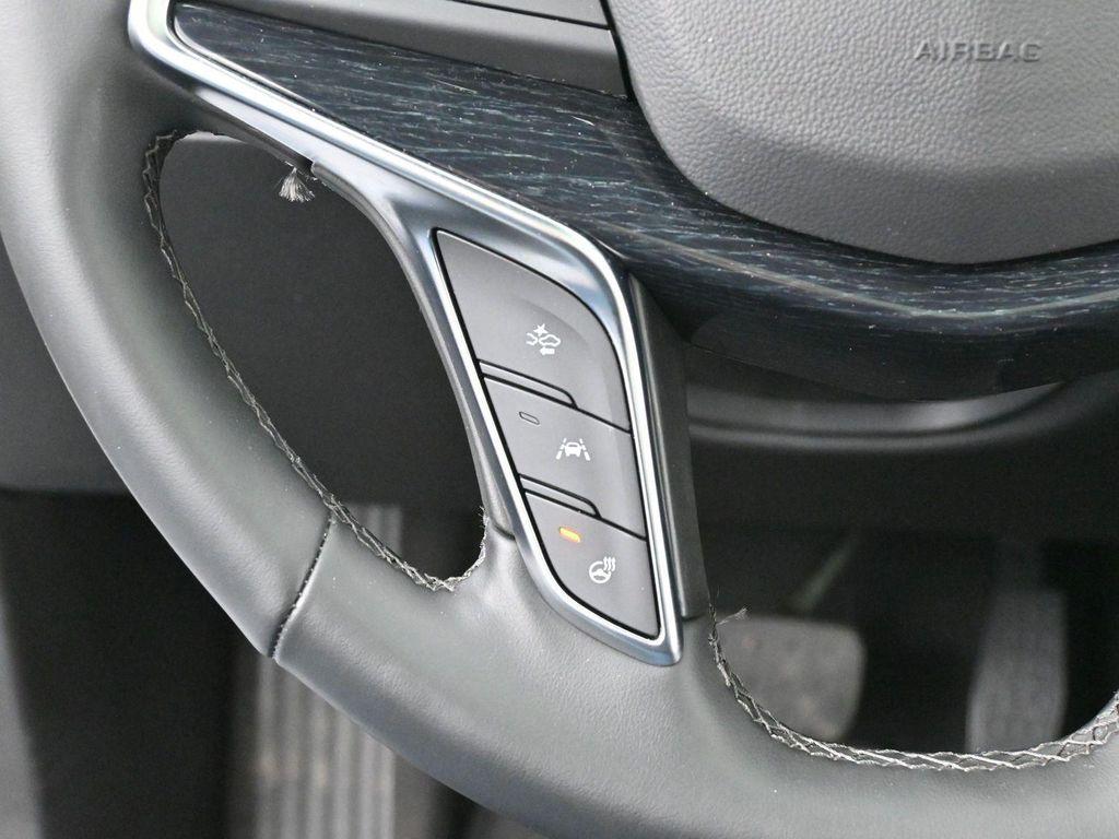 used 2025 Cadillac XT5 car, priced at $43,000