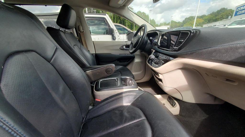 used 2021 Chrysler Pacifica Hybrid car, priced at $22,700