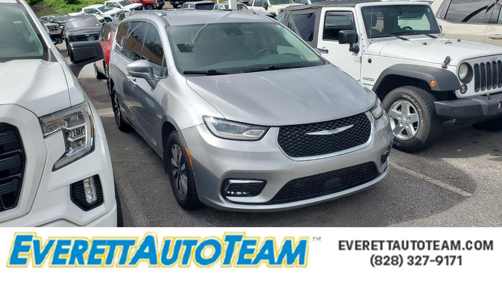used 2021 Chrysler Pacifica Hybrid car, priced at $22,700