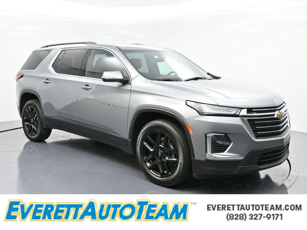 used 2023 Chevrolet Traverse car, priced at $27,000