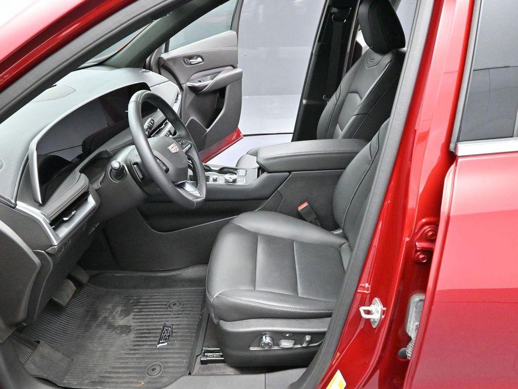 used 2025 Cadillac XT4 car, priced at $40,500