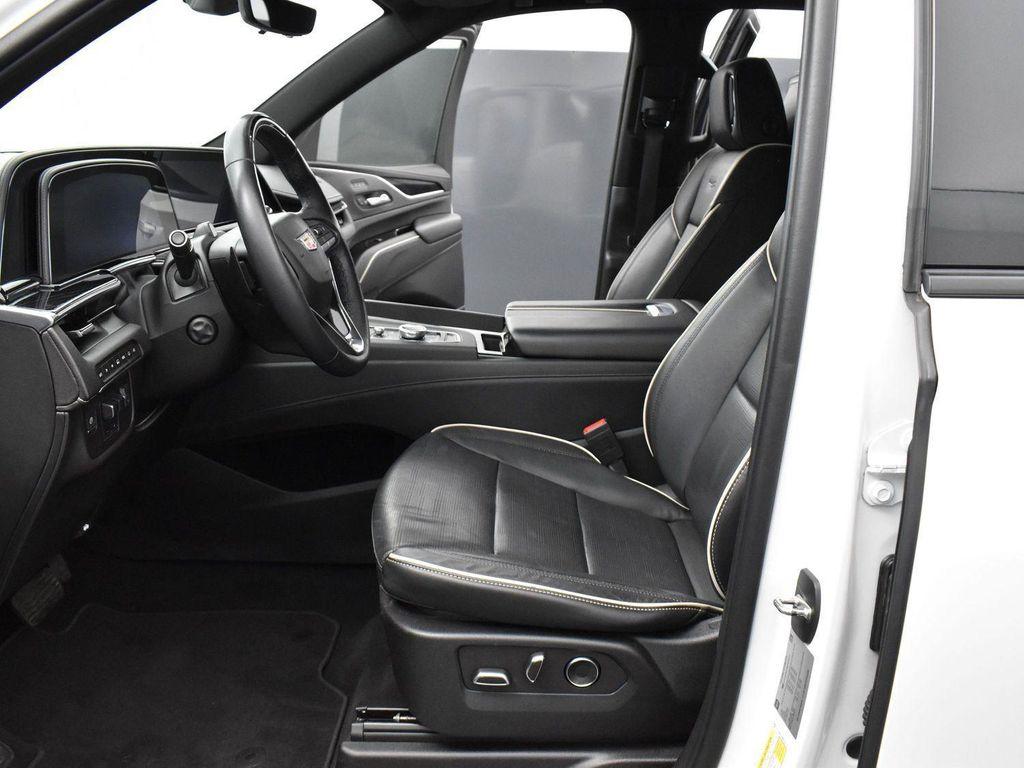 used 2021 Cadillac Escalade ESV car, priced at $47,500