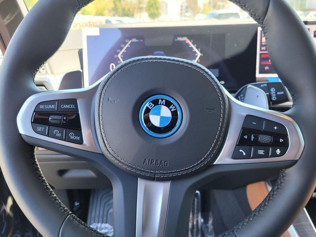 new 2025 BMW X5 PHEV car, priced at $82,700
