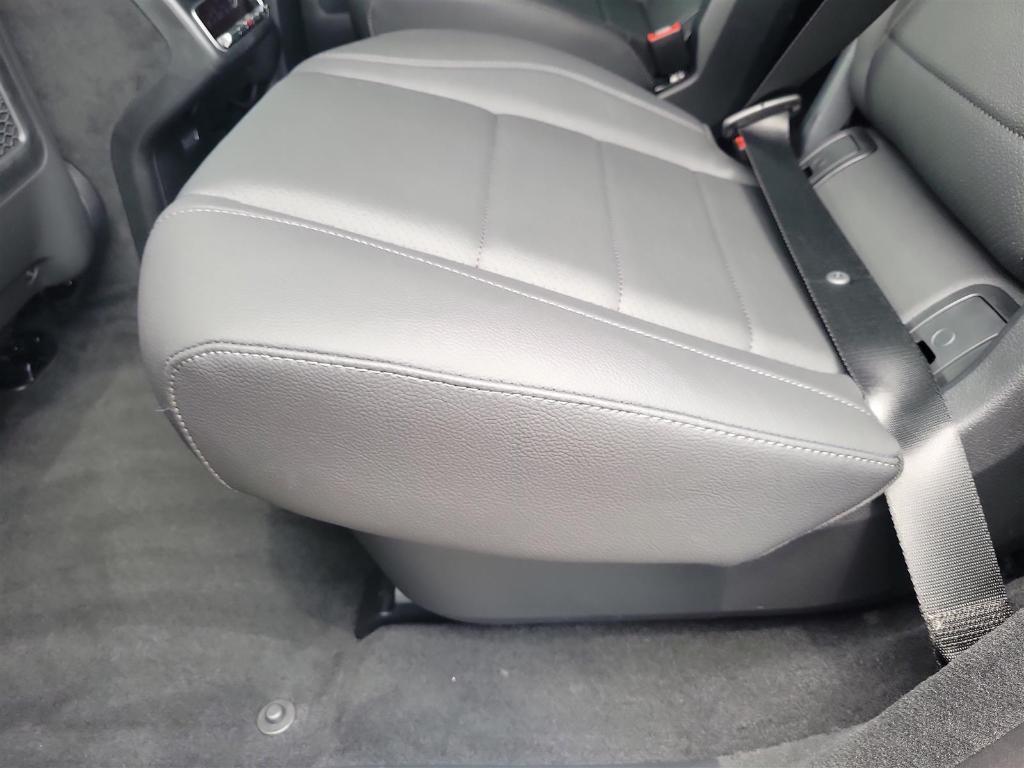 new 2025 Mercedes-Benz GLS 450 car, priced at $98,355