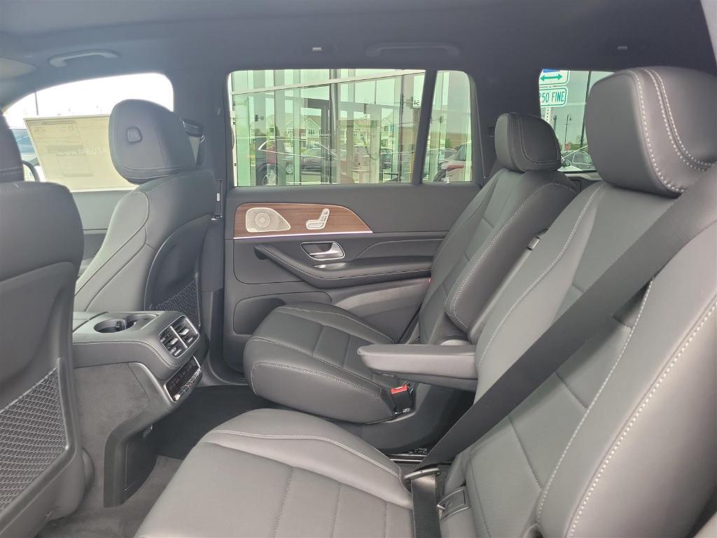new 2025 Mercedes-Benz GLS 450 car, priced at $98,355